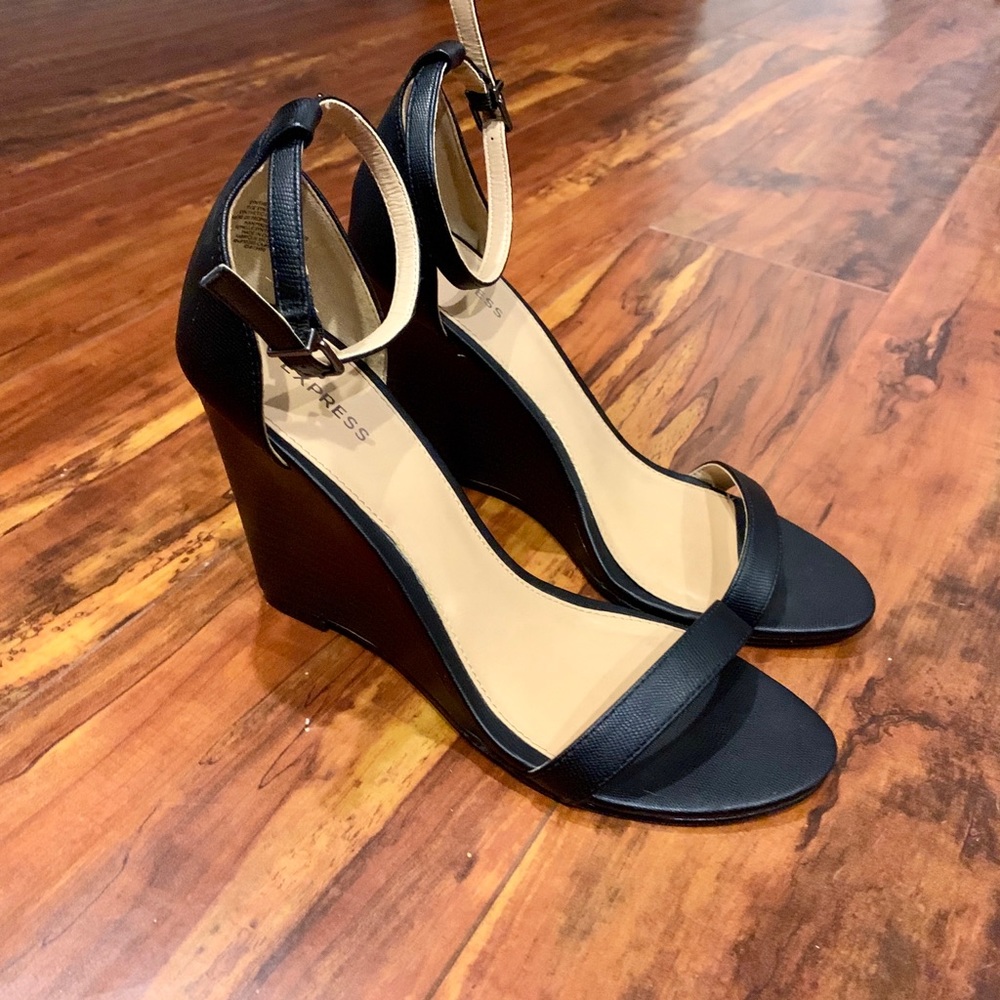 Express Black Sandal Wedge - Size 8